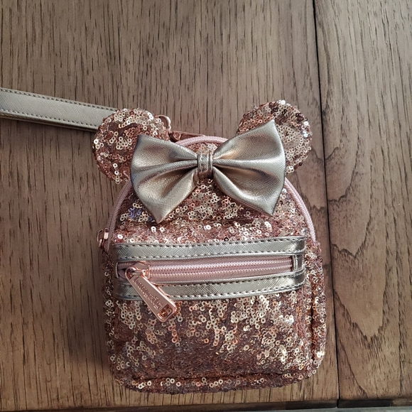 Loungefly Rose Gold Wristlet NWOT - Picture 2 of 6